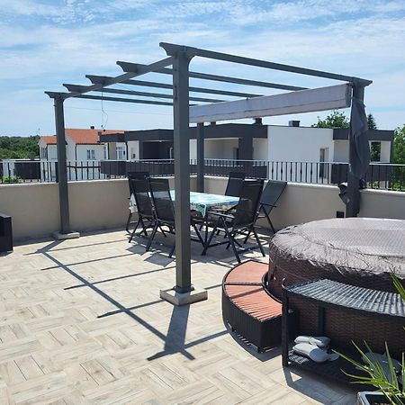 Apartments Ines Pula Ngoại thất bức ảnh