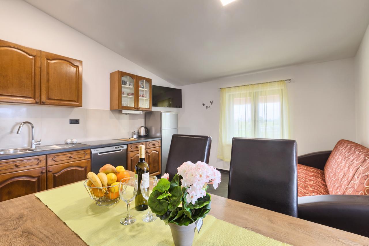Apartments Ines Pula Ngoại thất bức ảnh