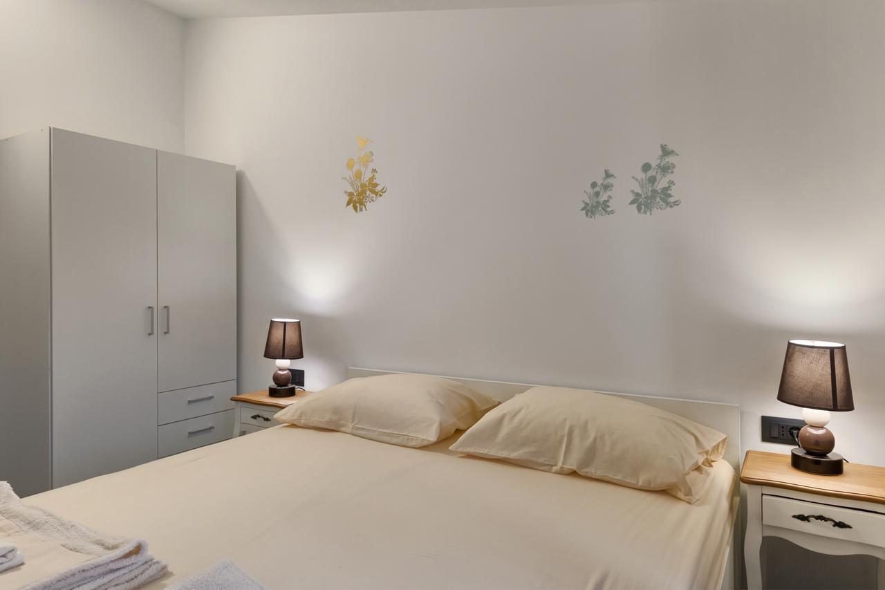 Apartments Ines Pula Ngoại thất bức ảnh
