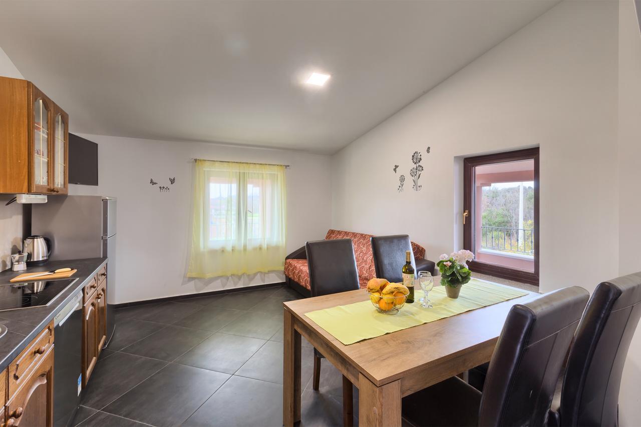 Apartments Ines Pula Ngoại thất bức ảnh