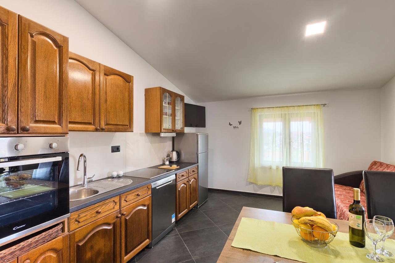 Apartments Ines Pula Ngoại thất bức ảnh