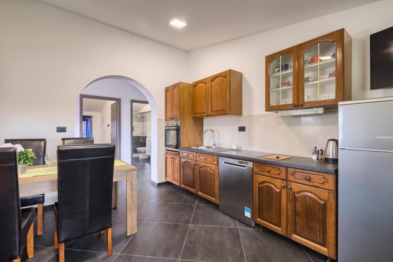 Apartments Ines Pula Ngoại thất bức ảnh
