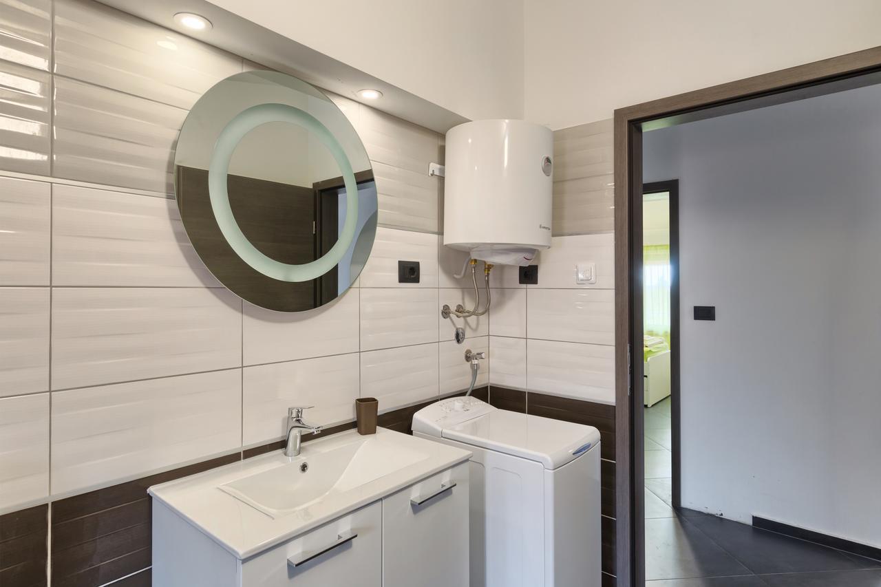Apartments Ines Pula Ngoại thất bức ảnh