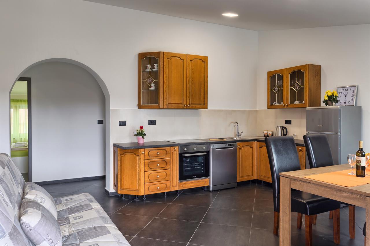 Apartments Ines Pula Ngoại thất bức ảnh