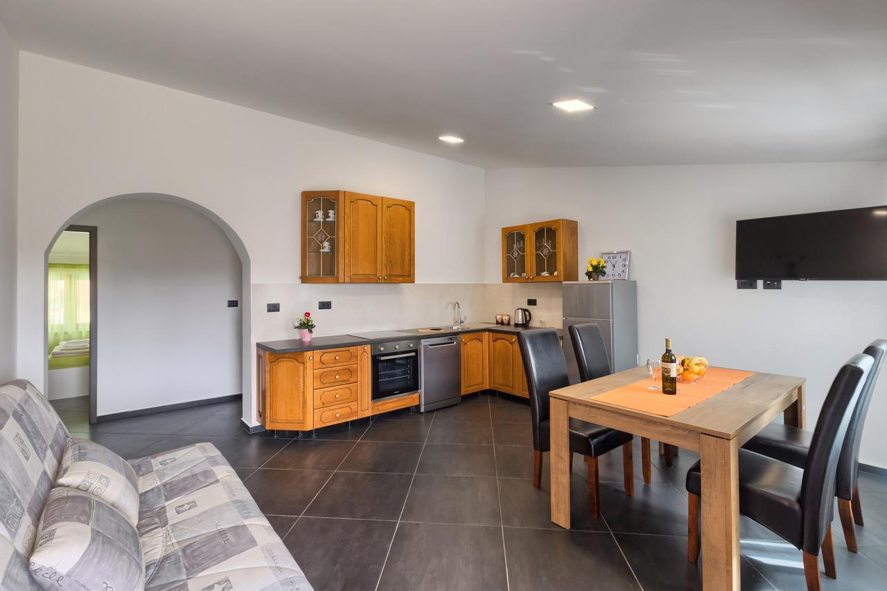 Apartments Ines Pula Ngoại thất bức ảnh